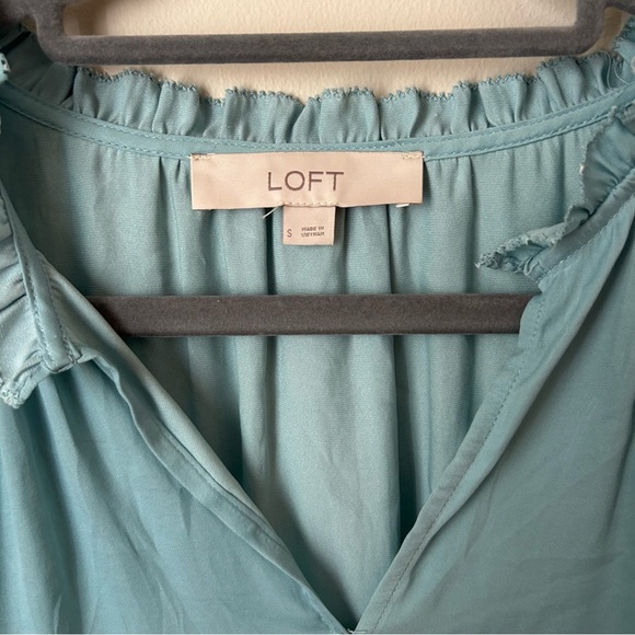 Loft Women's Blue Sheer Silky Soft V-Neck 3/4 Sleeve Blouse Size Small - Picture 2 of 5